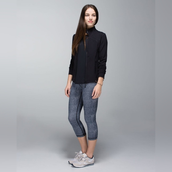 Lululemon Wunder Under Crop *Full-On Luxtreme Burlap Texture Black Dune | Size 6 - Picture 2 of 9